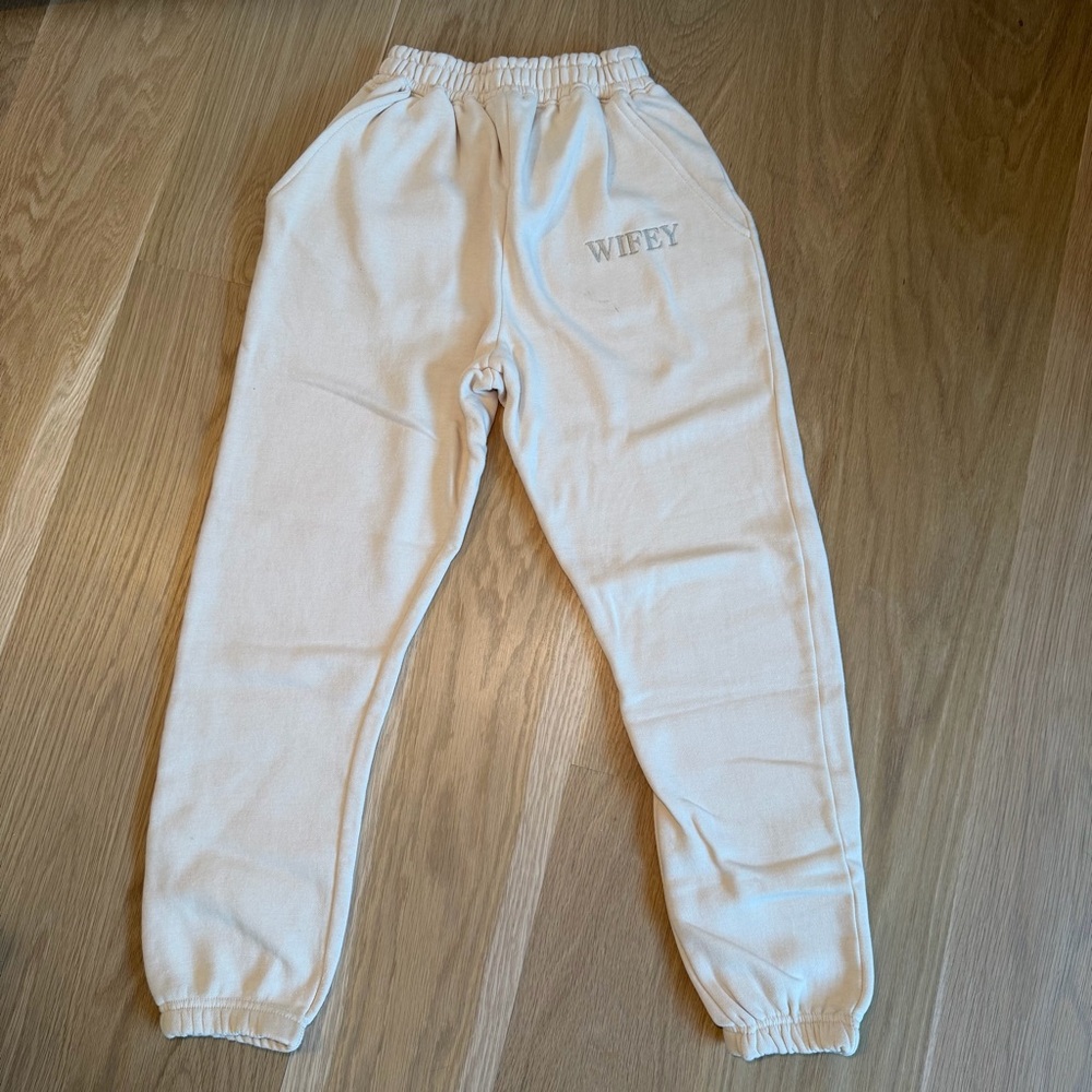 Six Stories Cream Wifey Sweatpants Small